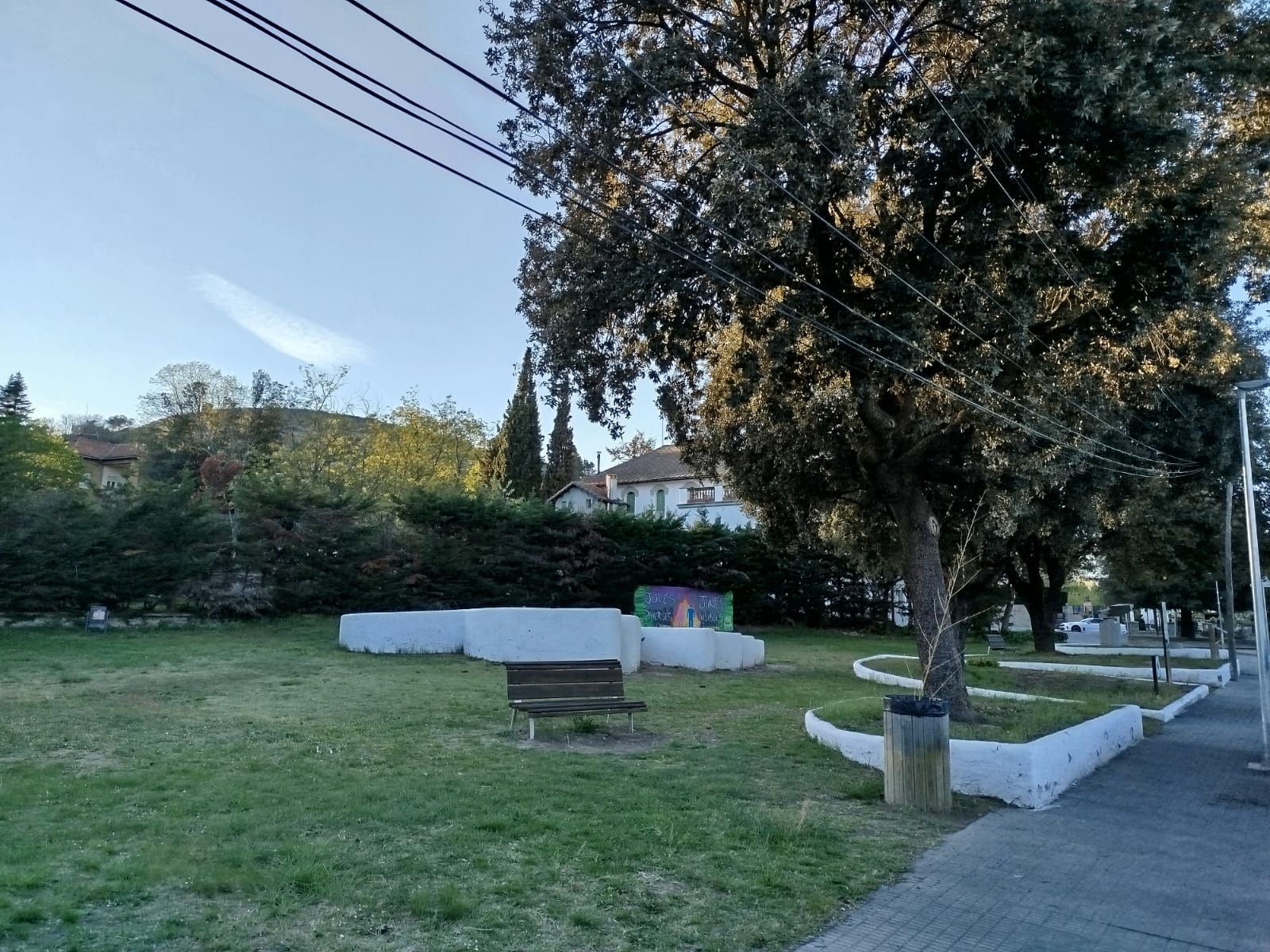 Imatge pels mitjans: Parc infantil i d&#39;exercici al parc Picasso